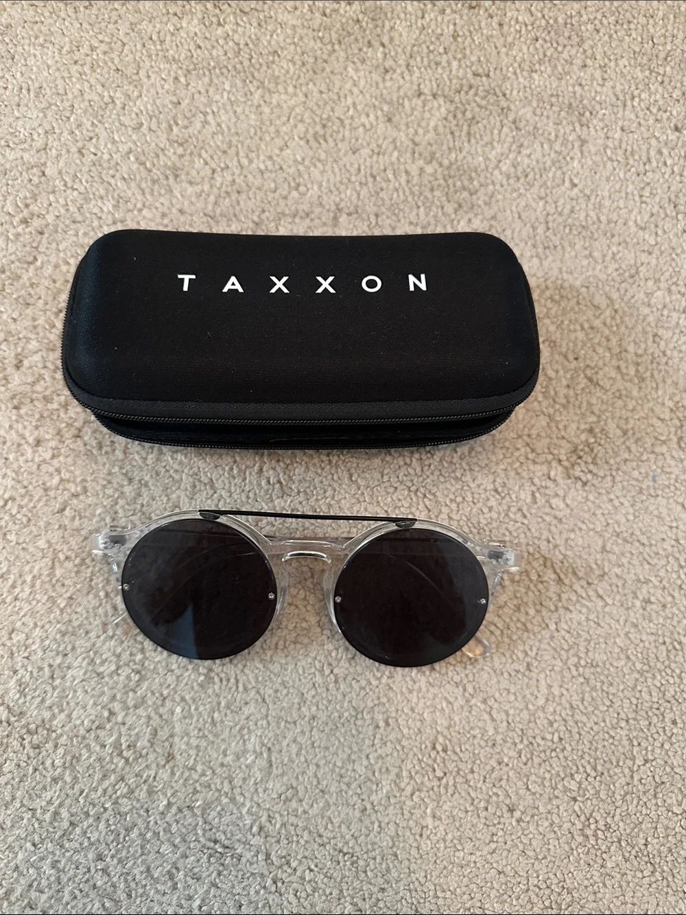 NWT Taxxon Clear frame round sunglasses